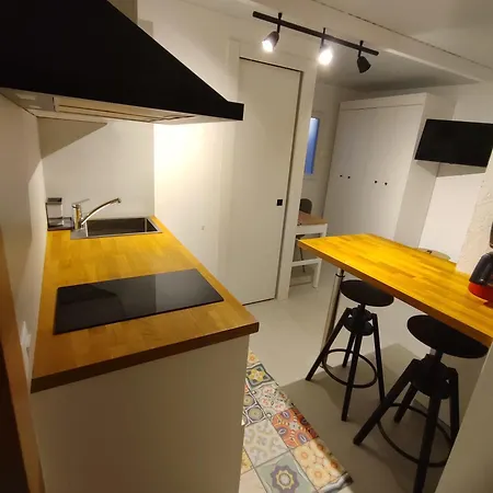 Apartament Арона